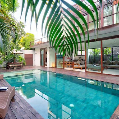 Beach Axis Villa, Seminyak Kültér fotó
