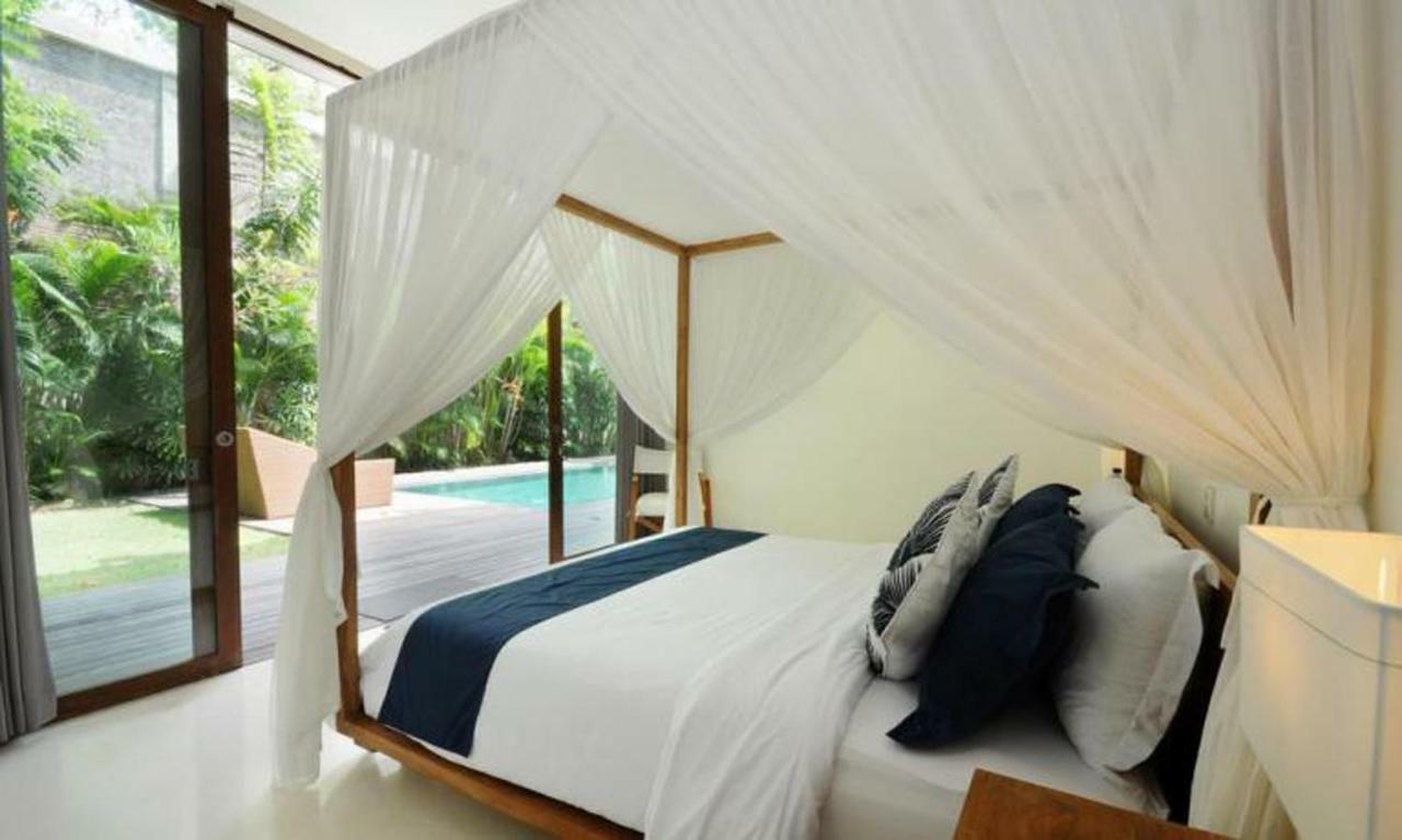Beach Axis Villa, Seminyak Kültér fotó