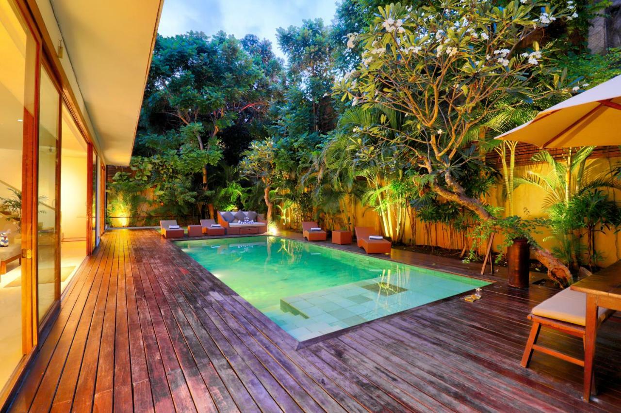 Beach Axis Villa, Seminyak Kültér fotó