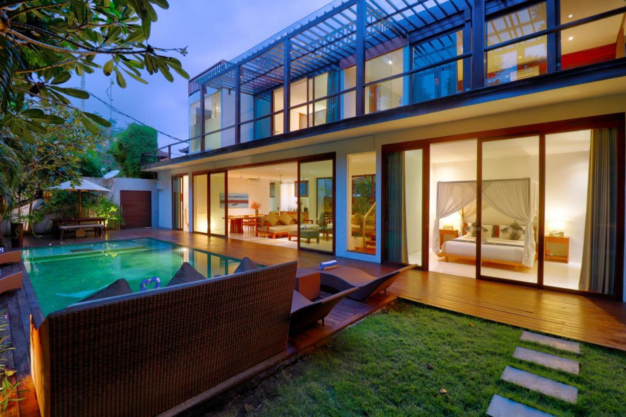 Beach Axis Villa, Seminyak Kültér fotó
