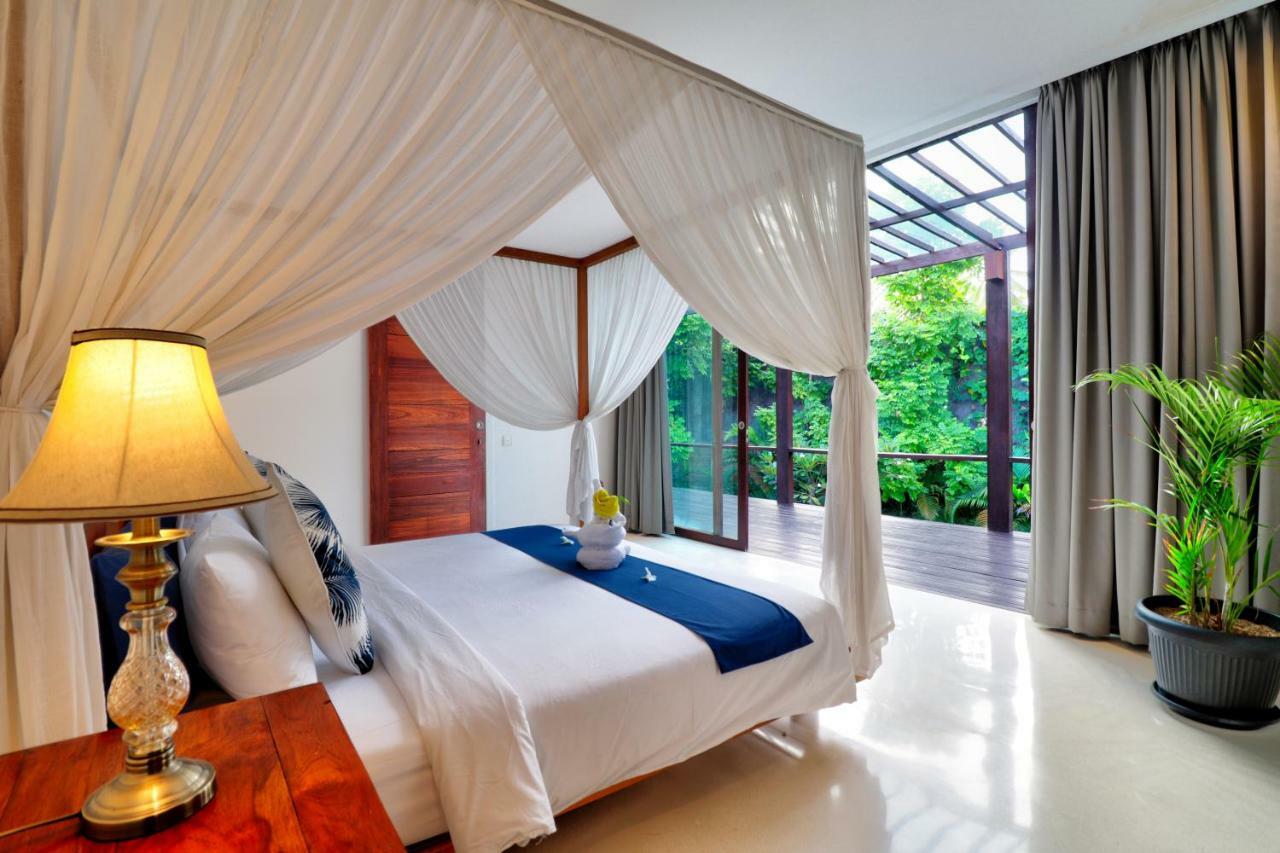 Beach Axis Villa, Seminyak Kültér fotó