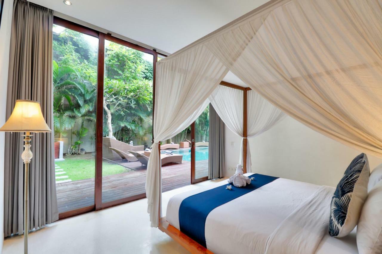 Beach Axis Villa, Seminyak Kültér fotó